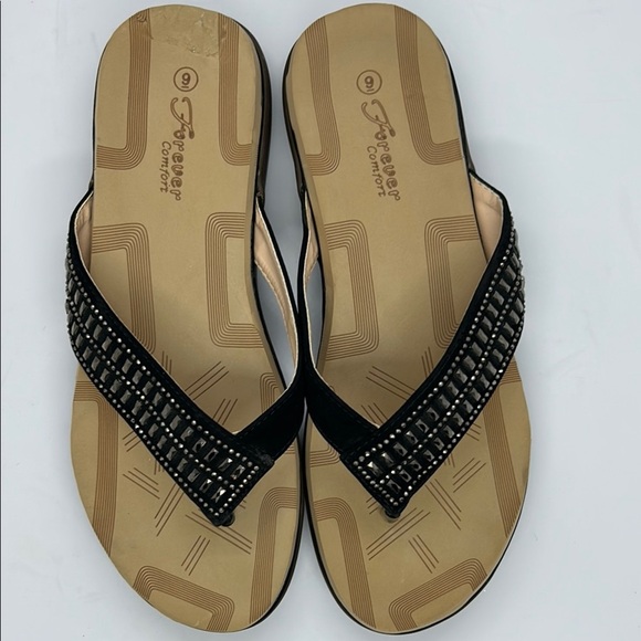 Shoes - Women's Black beaded Sandals Forever Comfort Size 9